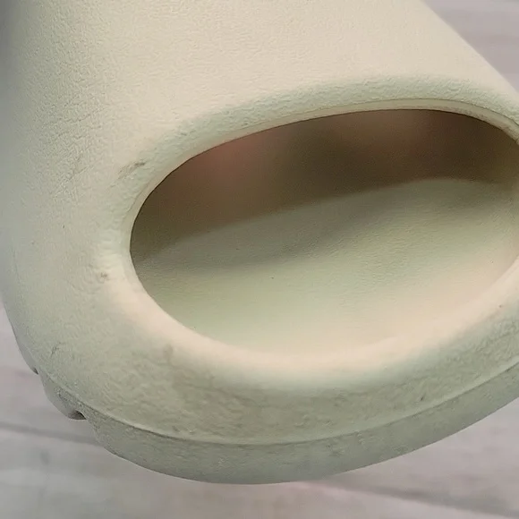 Adidas Yeezy Slide Bone - Picture 9 of 10